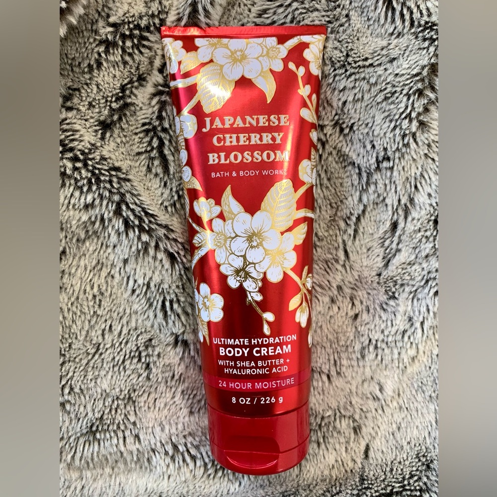 Japanese Cherry Blossom Bath & Body Works BBW Ultimate Hydration Body Cream ￼